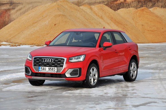 Q2 se tvarem a koncepcí ostatním audi vymyká