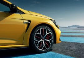 Pneumatiky Potenza S001 a S007 navržené speciálně pro nový Mégane R.S. Trophy