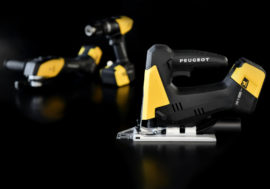 Peugeot vybaví pracovníka užitkovým vozem i nářadím