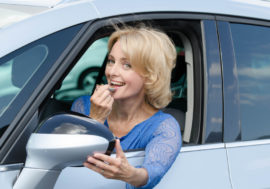 Novější auto s nízkým nájezdem – to jsou preference žen na sekundárním trhu