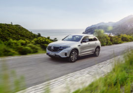 Mercedes-Benz uvádí na trh své první elektrické SUV