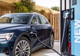 Jaká tajemství se skrývají za rychlým dobíjením Audi e-tron?