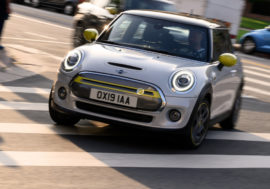 Konceptem prozrazené elektrické MINI se stává realitou