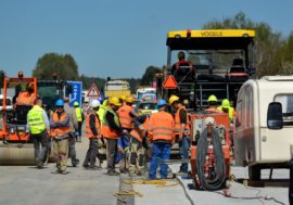 Letošní rok bude pro opravy i rozvoj hlavních tahů klíčový. Pracuje se na 265 kilometrech silnic a dálnic