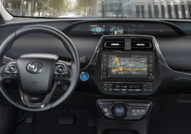 Toyota Prius Plug-in Hybrid má účinnější pohon a pět míst