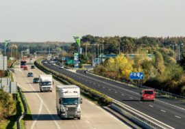 Firestone obouvá nákladní vozy do nových bačkor. Mají menší valivý odpor a větší kilometrový nájezd