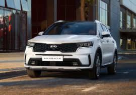 Nové Sorento nabídne čtyři výbavové linie a hybridní pohon