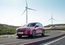 Nový Ford Kuga klepe na dveře