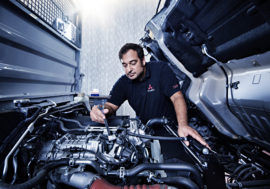 Mercedes-Benz stále poskytuje servis i prodej nových vozů