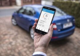 I malé firmy a běžní lidé mohou teď spravovat auta jako velké firmy. Se snadno dostupným nástrojem navíc podpoří českého inovátora